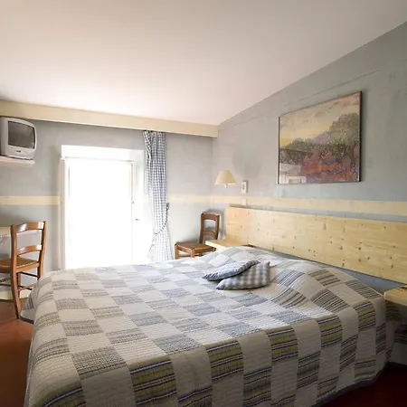 Le Vieux Chateau 2*