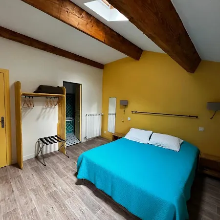 Le Vieux Chateau 2*