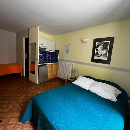 Le Vieux Chateau 2*