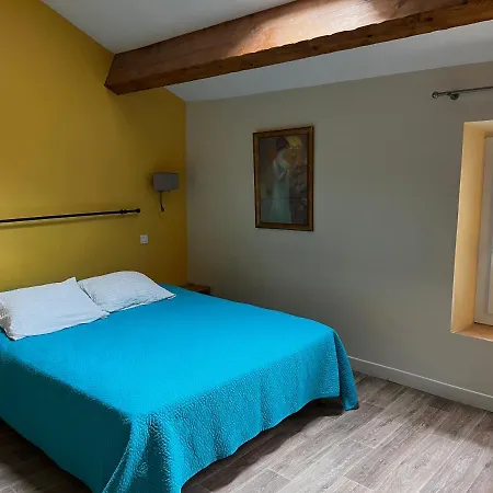 Le Vieux Chateau Hotel 2*