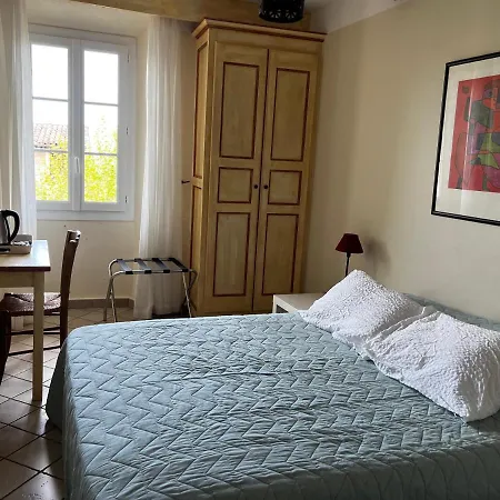 Le Vieux Chateau 2*