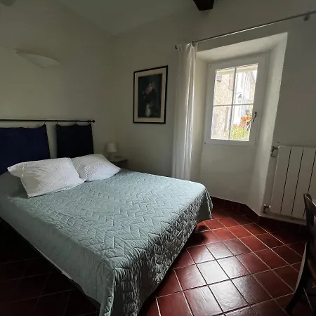 Le Vieux Chateau Hotel 2*